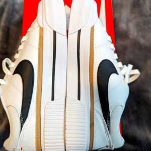 Nike Women Court Legacy Lift Size 9 Sneakers Brand New